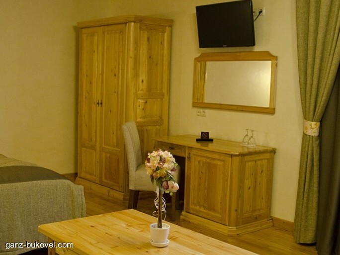 Category of room: junior